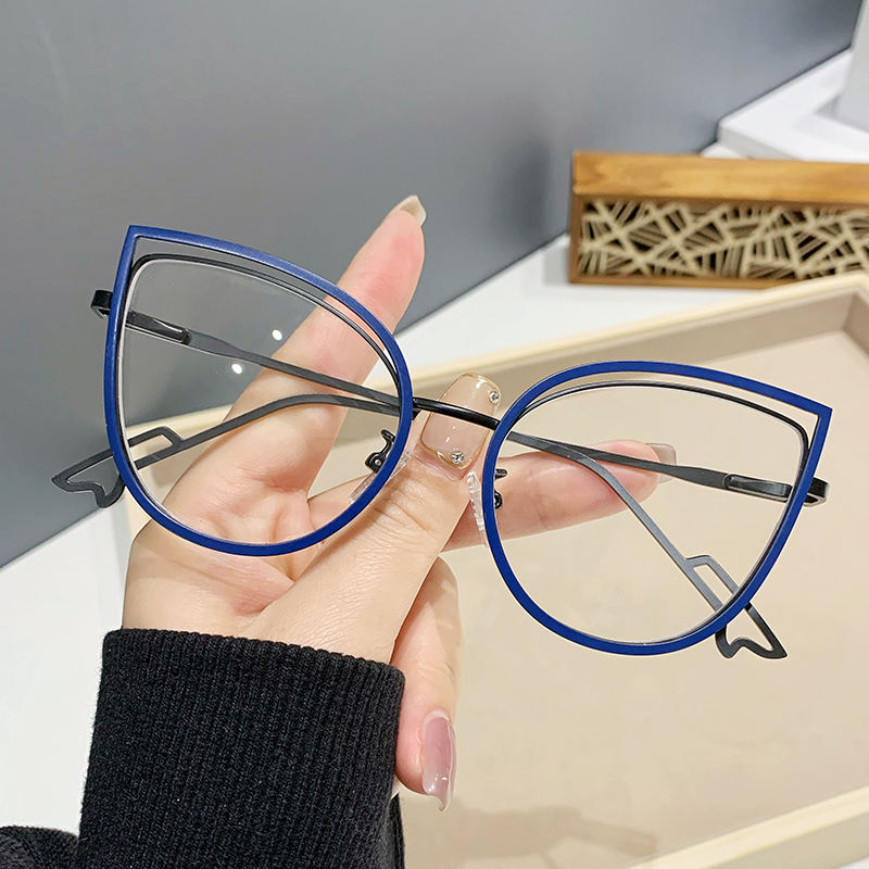 Trendy Metal Cat Eye Sunglasses – Women’s Photochromic Computer Eyewear