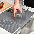 Ilicone Drying Pad Non Slip Heat Resistant Drain Mat Easy to Clean