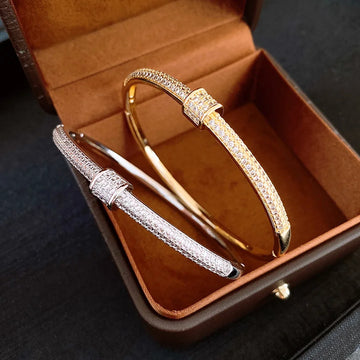 Elegant Gold-Plated Copper Buckle Bangle for Women