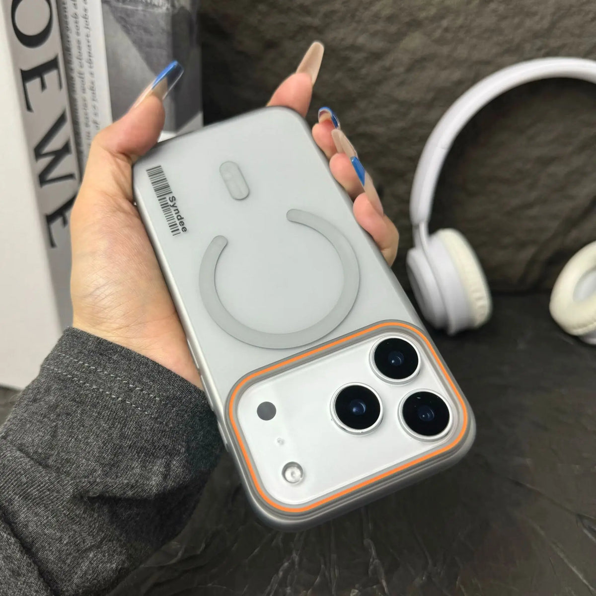 Ins Style Matte Skin Feeling Hard PC Ultra-Thin Magnetic Embossed