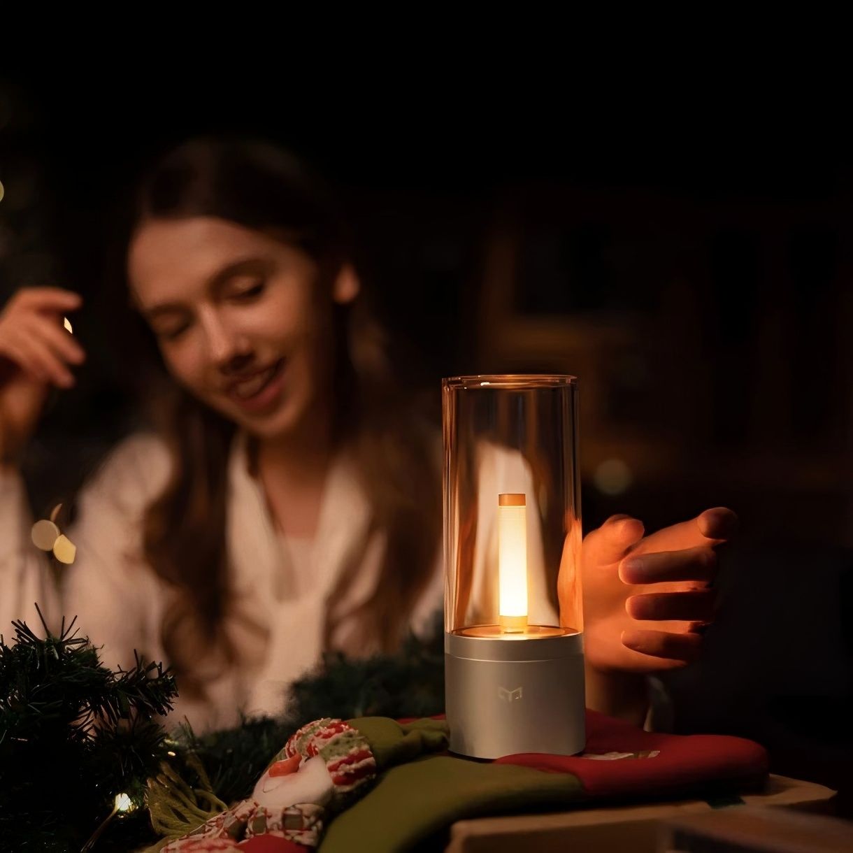 Yeelight LED 16-Color Night Light Touch & App Control Minimalist Bedroom Atmosphere Lamp – White