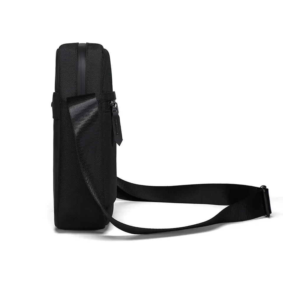 Waterproof 2.5L Men's Sling Bag