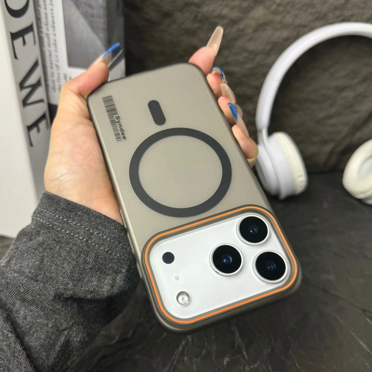 Ins Style Matte Skin Feeling Hard PC Ultra-Thin Magnetic Embossed