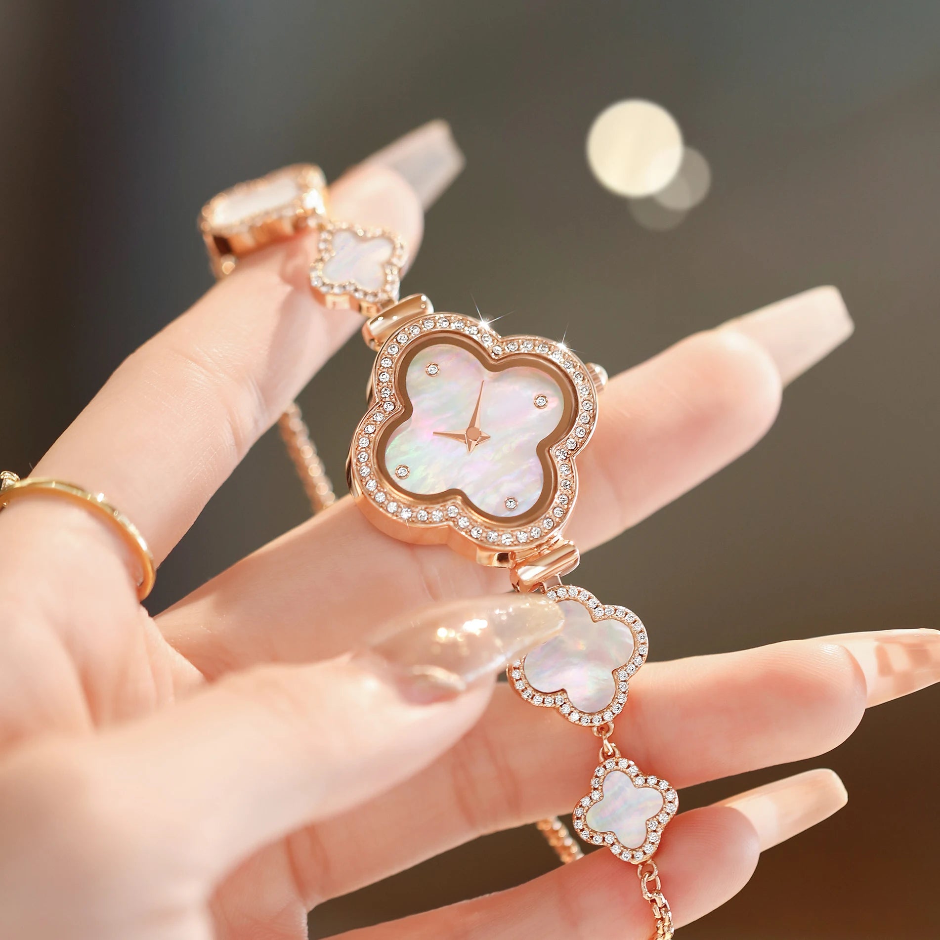 LUCKYFOX Women's Quartz Watch - Luxury Clover Design