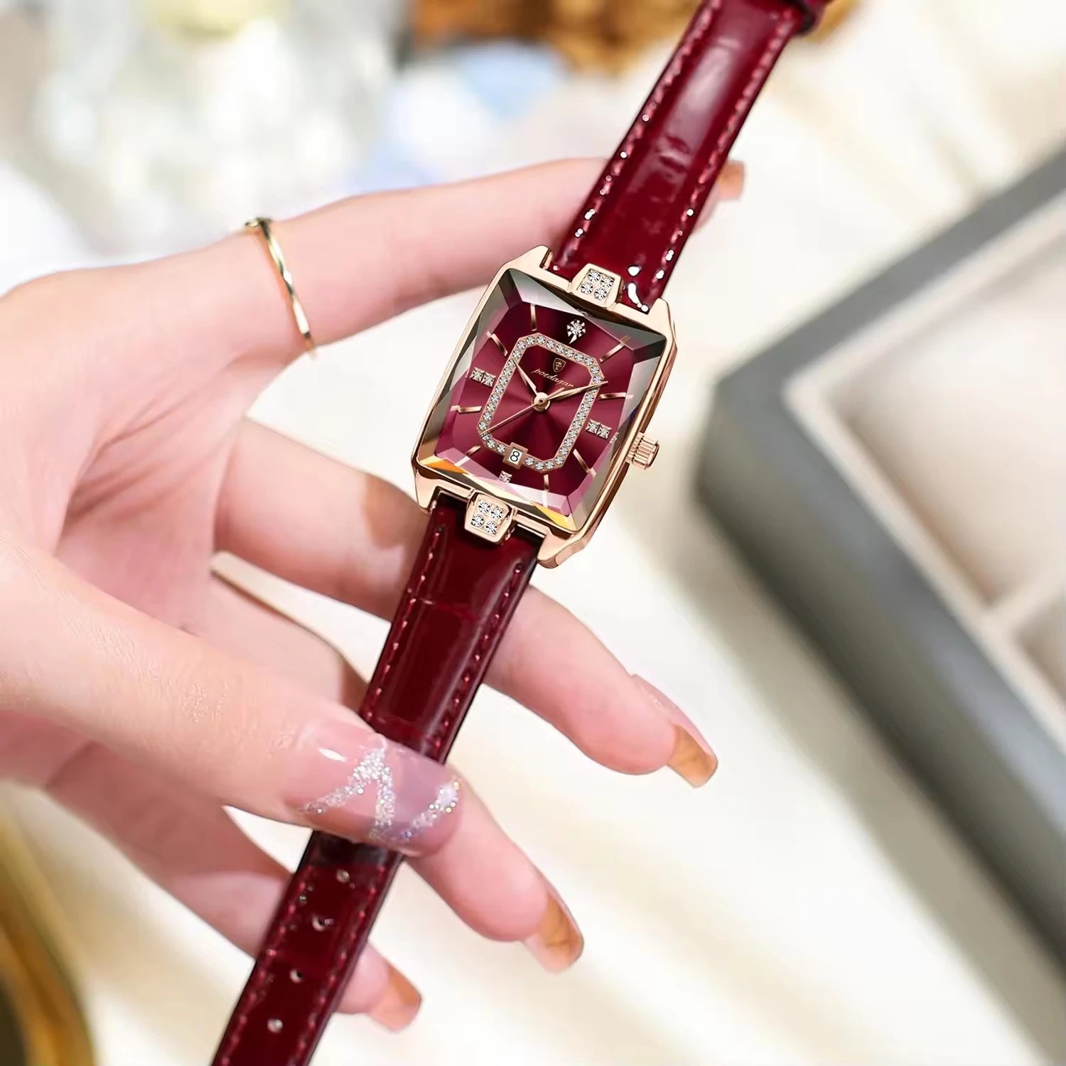 Poedagar 785 Luxury Diamond Leather Women's Watch