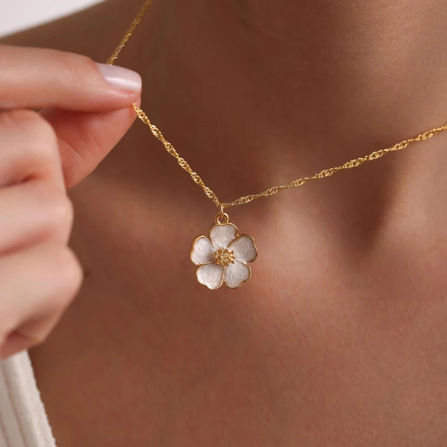 Elegant Flower Pendant Necklace - Chinese Fashion