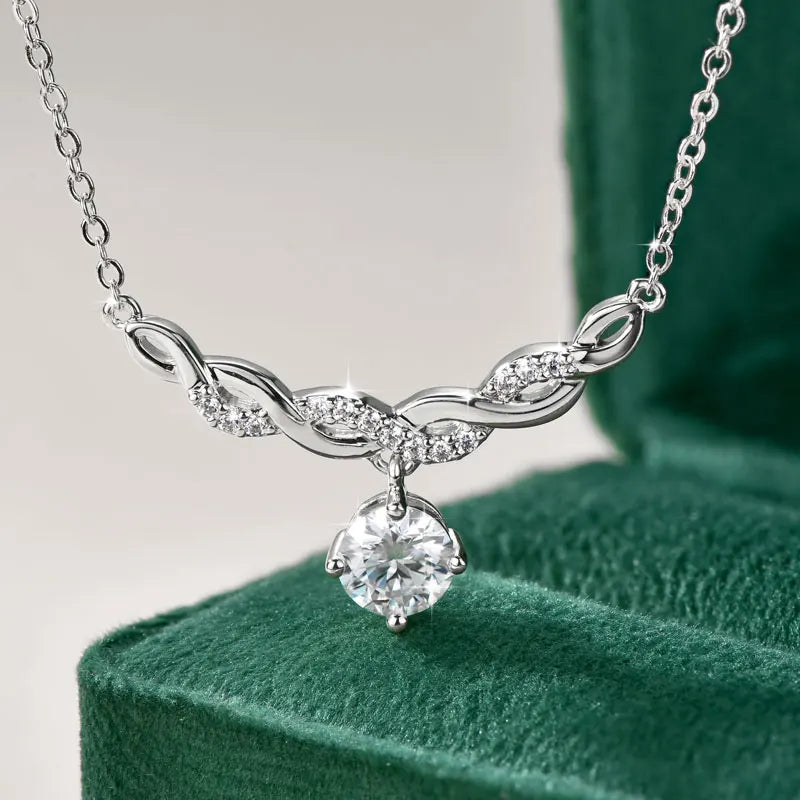 Romantic Luxury Moissanite Necklace for Women
