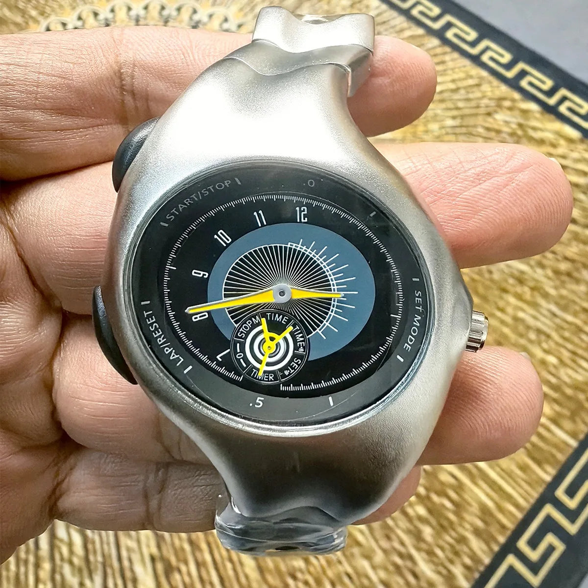 Vintage Y2K Retro Alloy Quartz Watch