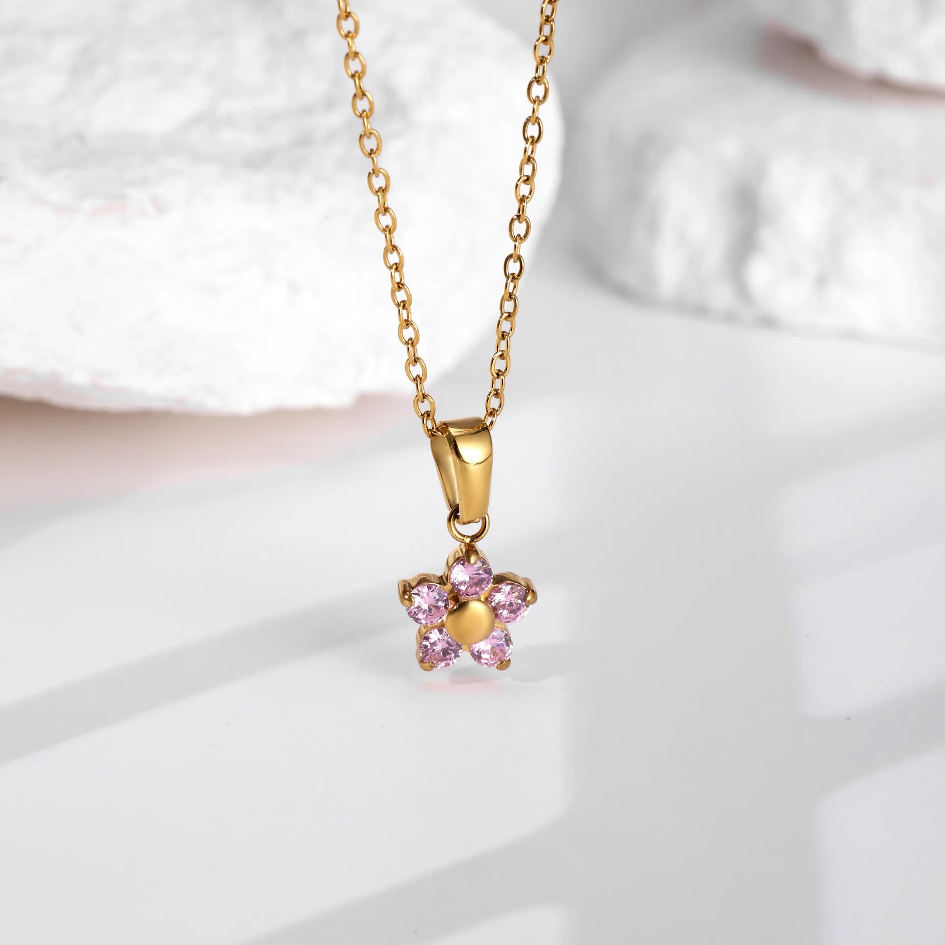Elegant Zircon Flower Pendant Necklace