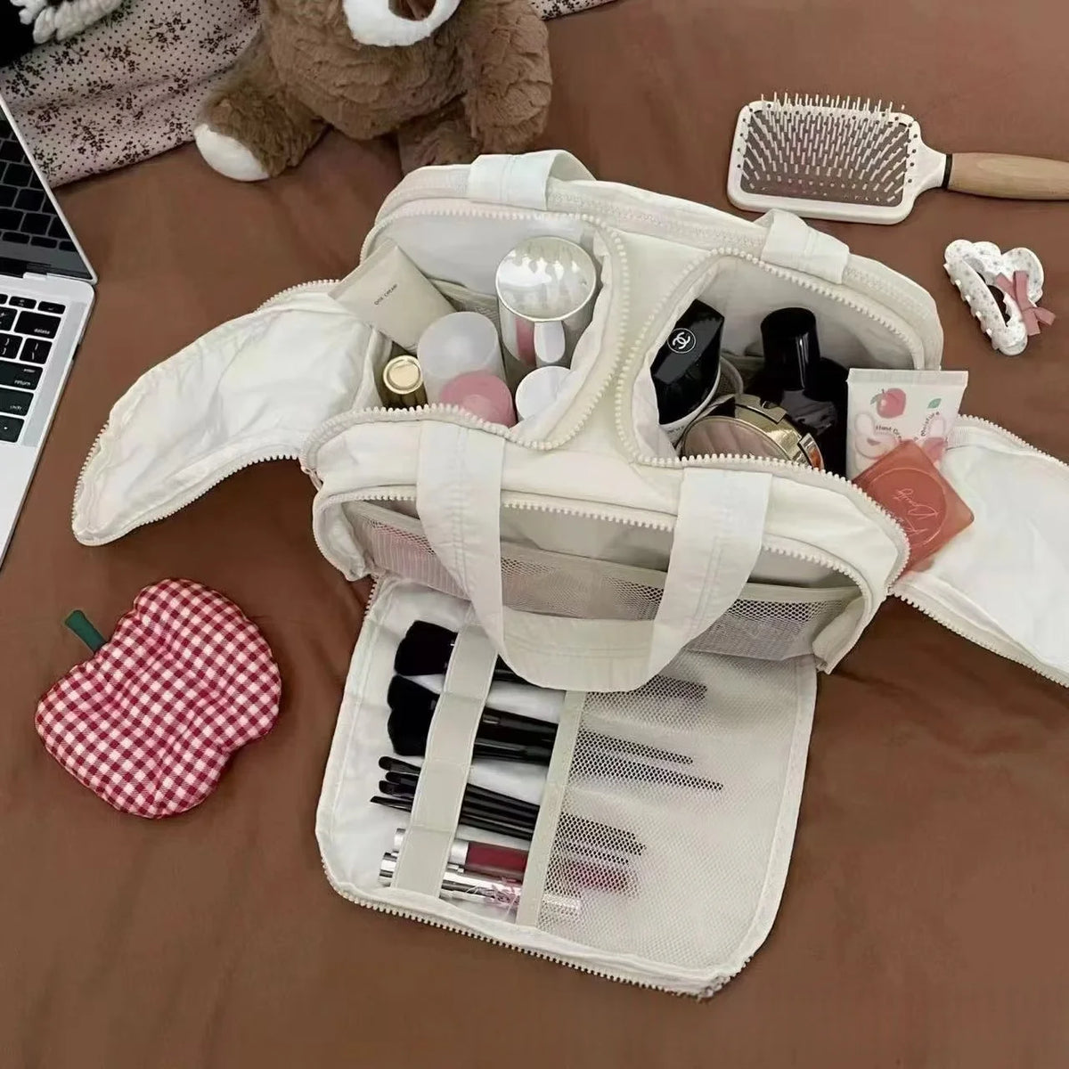 New Arrival Women's Fashionable Simple Cosmetic Bag Portable