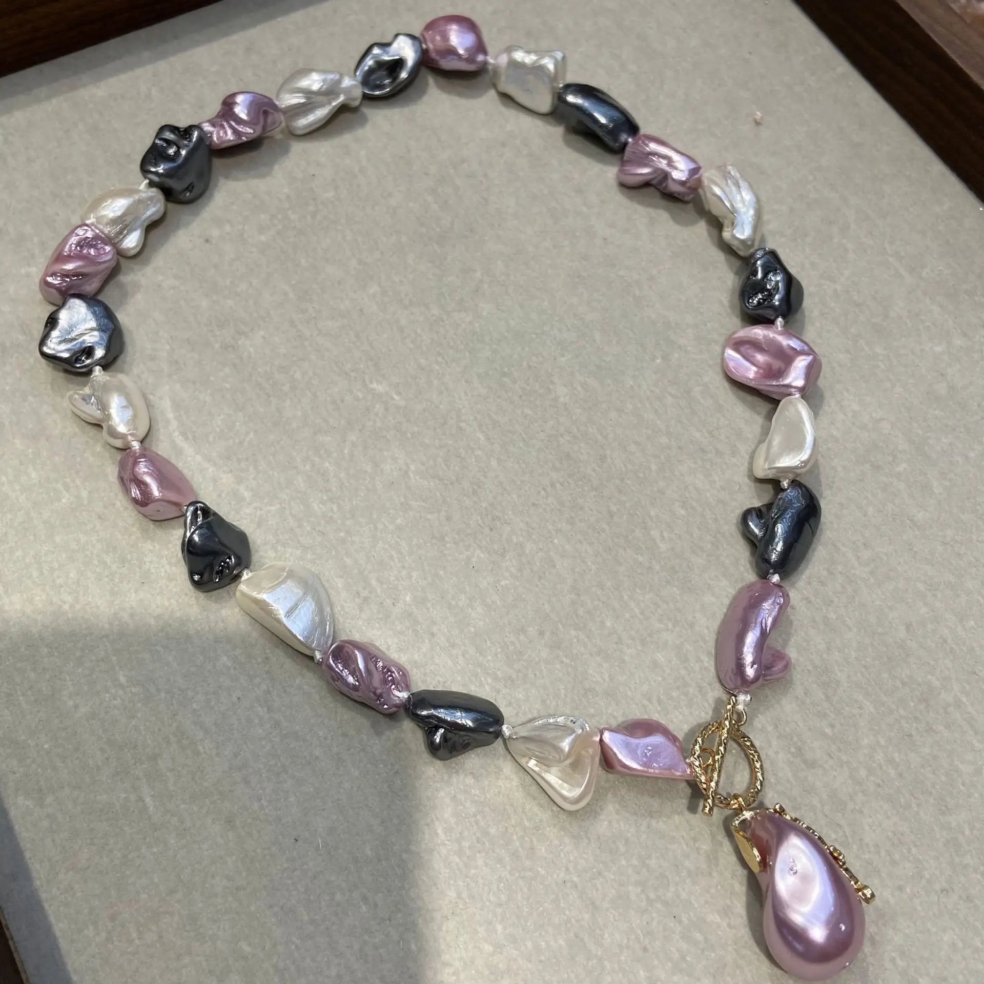 Handmade Vintage Pearl Necklace – High Quality, Unisex