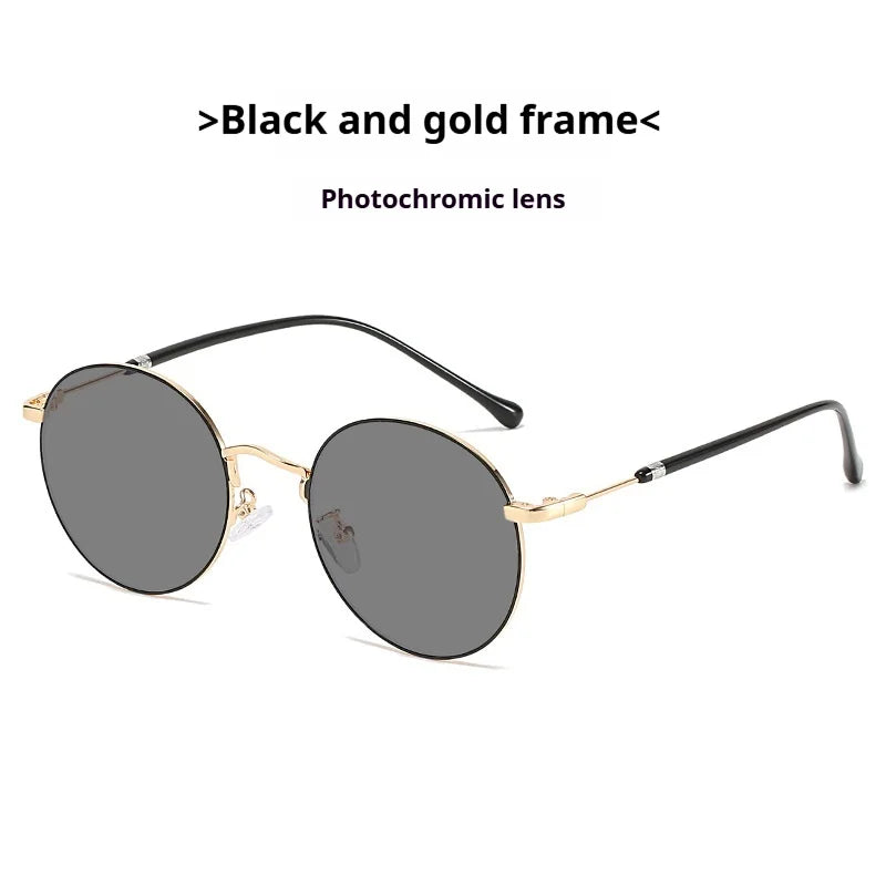 Minimalist Women's Retro Photochromic Glasses