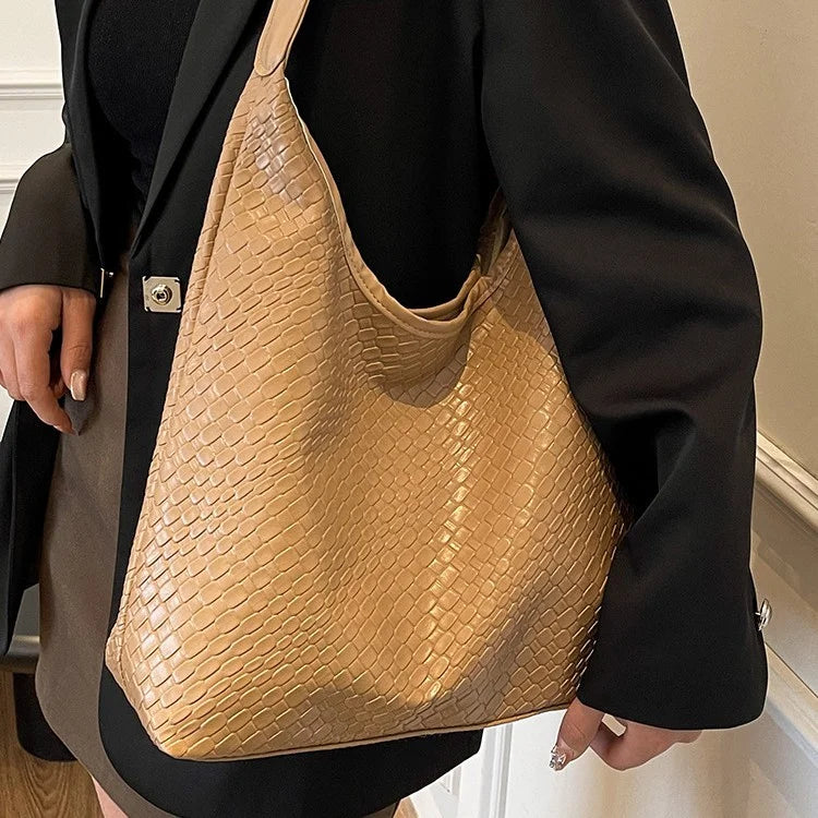 Embossed Pu Leather Big Capacity Women Tote Handbags with Hasps