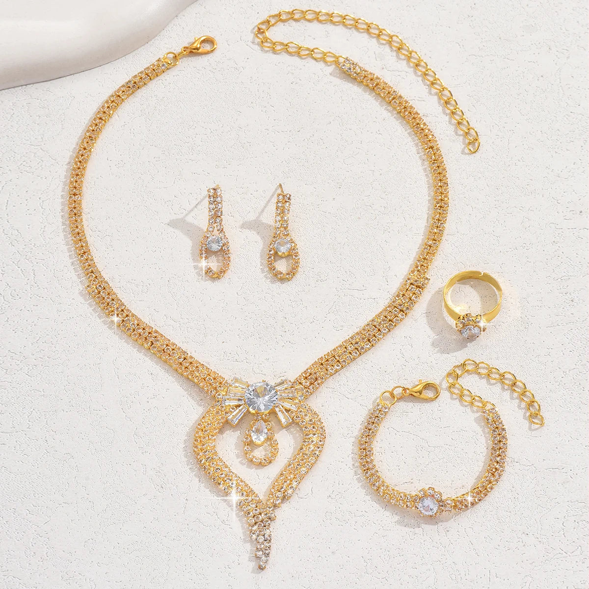 Elegant Bridal Jewelry Set with Rhinestones