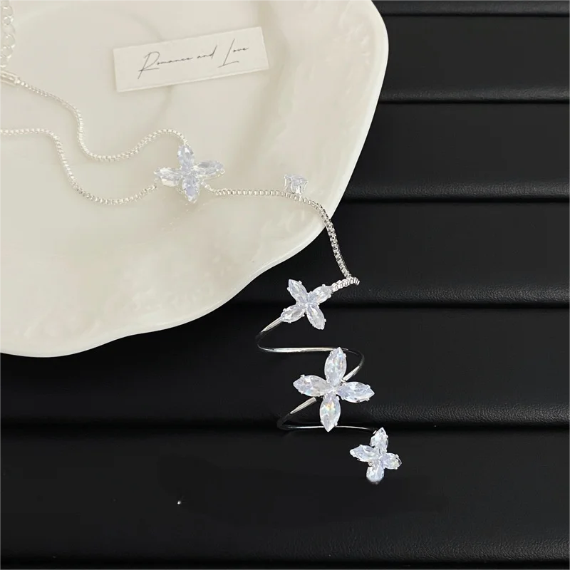 Elegant Diamond Flower Bracelet - Minimalist Design