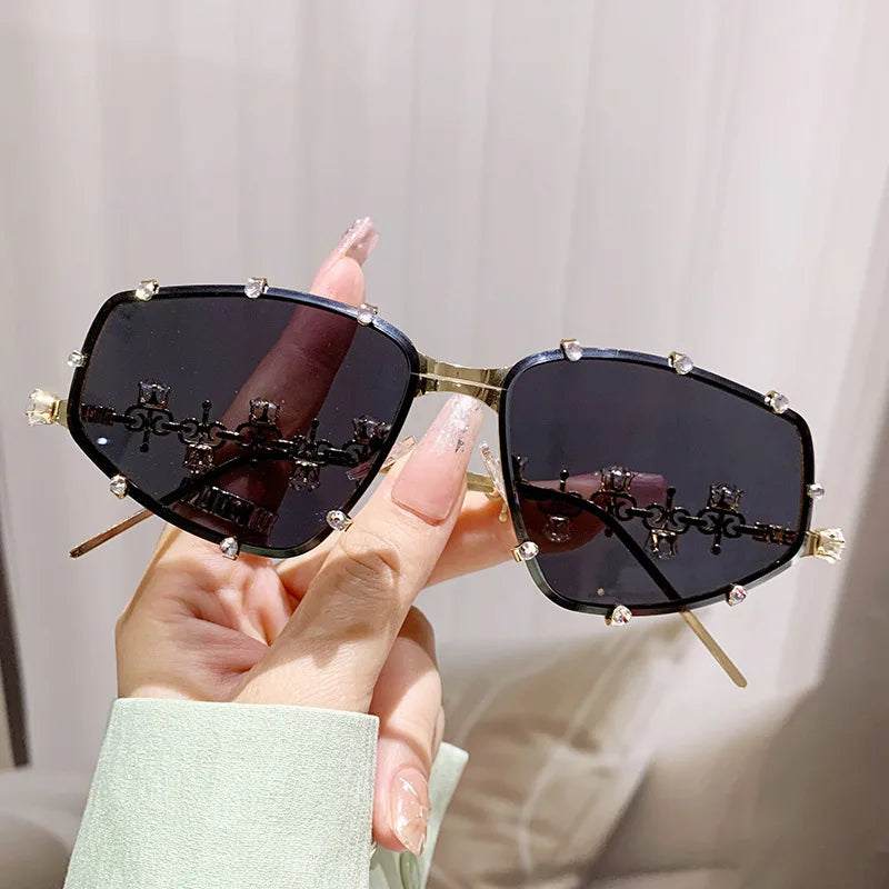 Y2K Gold UV400 Sunglasses: Diamond-Encrusted Fashion
