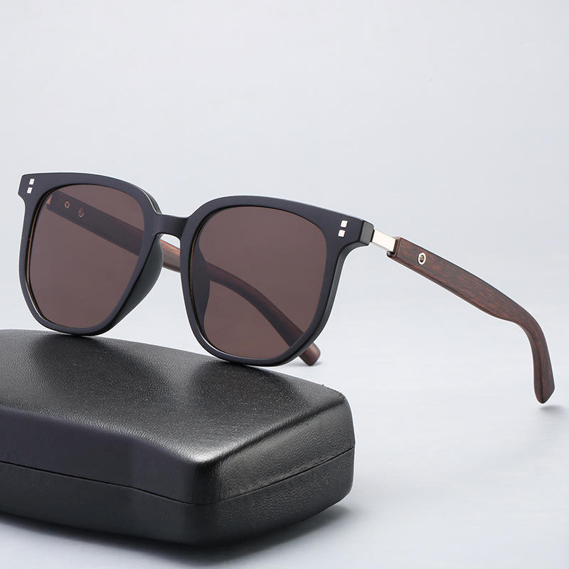 Trendy K-Style Retro Sunglasses – Unisex Polygonal Wood Grain Frame with Polarized UV400 Lenses