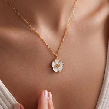 Elegant Flower Pendant Necklace - Chinese Fashion