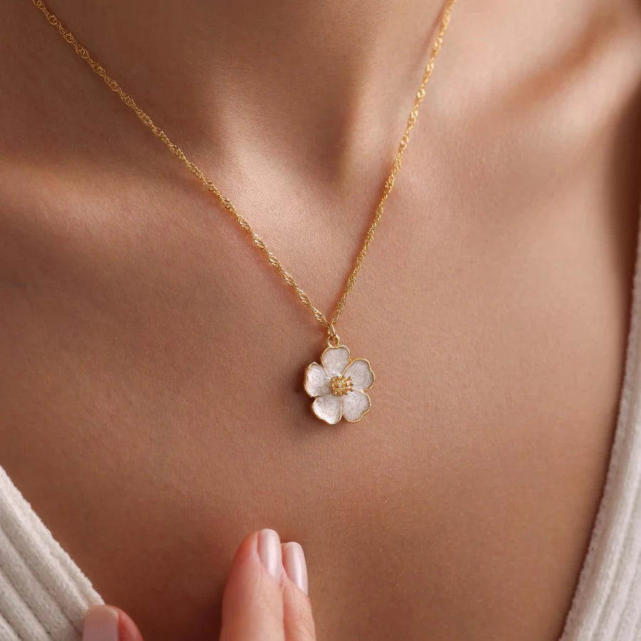 Elegant Flower Pendant Necklace - Chinese Fashion