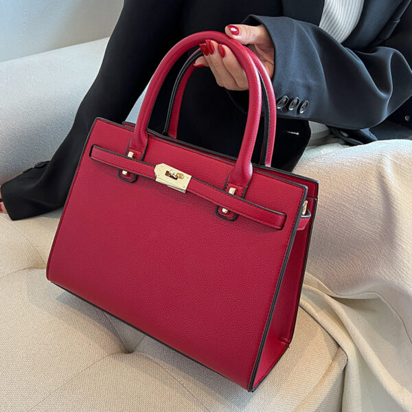 Advanced Women's Luxury Bags 2025 New Large Capacity Women's Shoulder Bags Fashion Red Bags Women Handbags Ladies