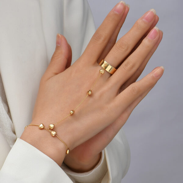 Pulsera Con Anillo Heart Pendant Chain Bracelet Link Connected Gold Wide Finger Ring Bracelets Women Link Hand Jewelry Bracelet
