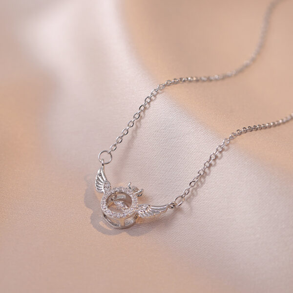 SongYi Luxury Titanium Steel High Quality Angel Wings Crown Pendant Necklace