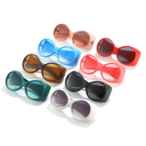 2024 New Arrivals Large Round Frame Vintage Designer Glasses Wide Arm Catwalk Women Sunglasses Retro Eyewear