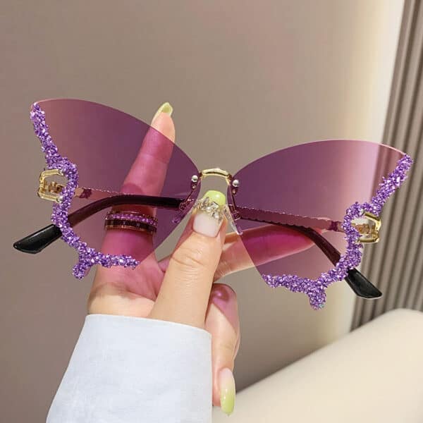 2024 Sunglasses Wholesale Beautiful Butterfly Diamond Decoration Diamond Encrusted Sunglasses UV400 Rimless Ins Fashion