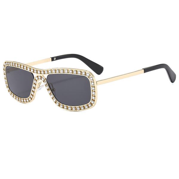 2024 Vintage Fashion Square Shiny Diamond Sunglasses Luxury Brand Designer Metal Punk Popular Shades for Women and Men