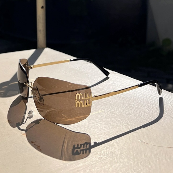 2025 Ins Style High Quality Gold Frameless Sunglasses Ultra-Light PC with Curved Lenses Carefully Designed