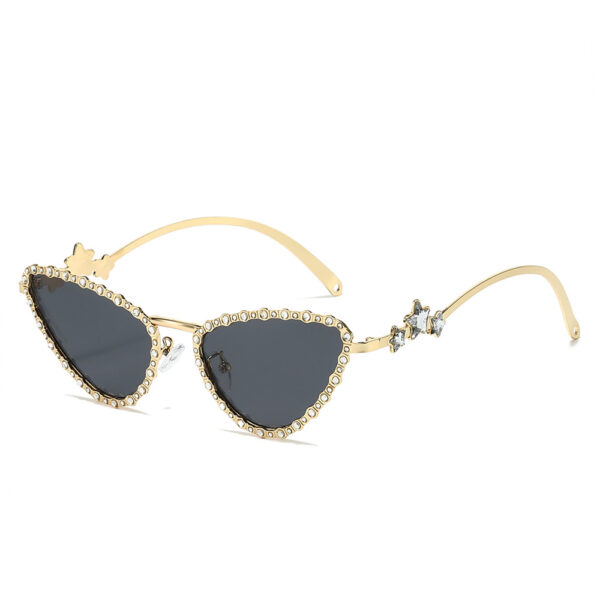 High Quality Sunglasses Metal Frame Glasses Sunglasses Cat Eye Women 2025 Luxury Diamond Heart Sunglasses for Lady