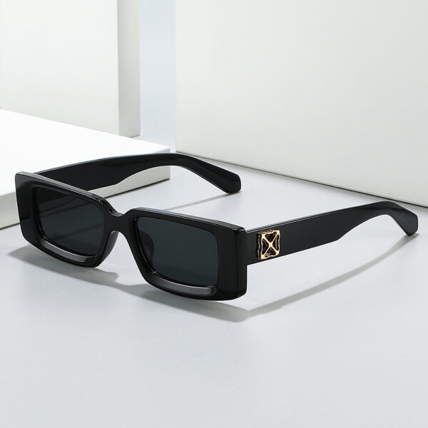 Luxury Small Square Sunglasses UV400 Protection High Quality PC Gafas De Sol Green Black for Sun Party Street Outfits