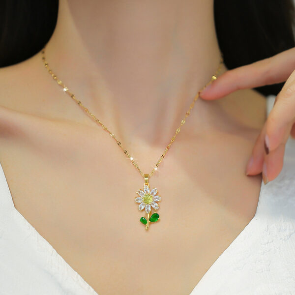 Luxury Stainless Steel Chain Crystal Flower Pendant Necklace Earrings Daisy Flower Necklace for Women Girl Jewelry Set