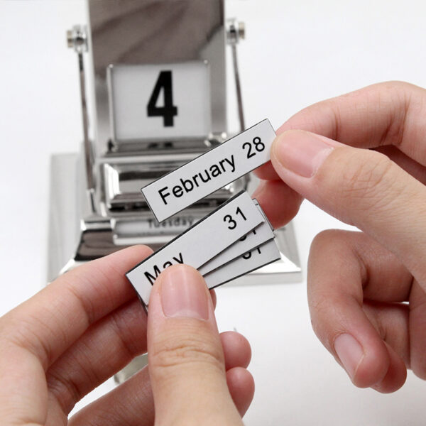 Metal Desk Calendar – LA130