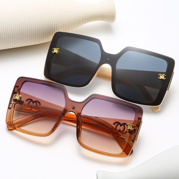 New Fashion Women's Sunglasses Small Fragrance Glasses Cheap Large Frame Sunglasses Wholesale