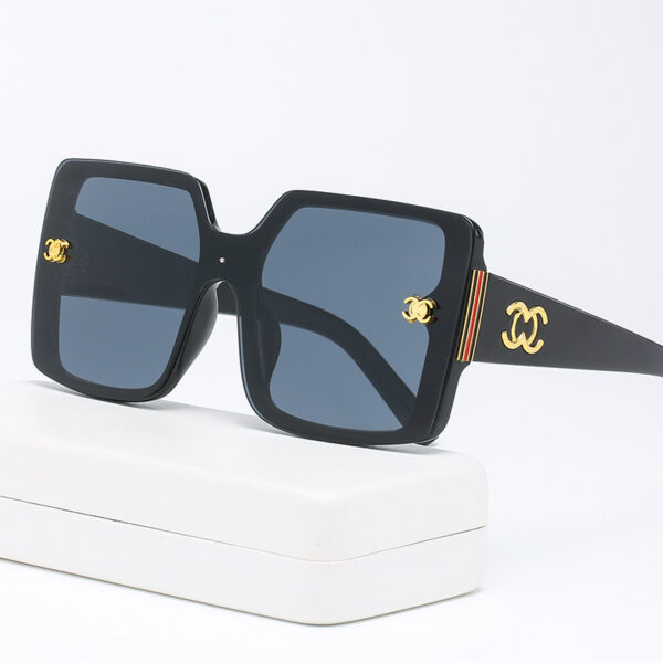New Fashion Women's Sunglasses Small Fragrance Glasses Cheap Large Frame Sunglasses Wholesale