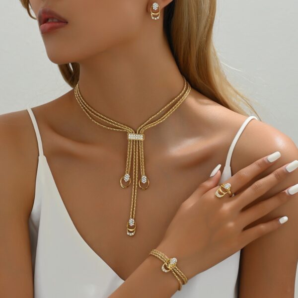 New Style Simple and Fresh Necklace and Earrings Set with Diamond Small Design Collar Chain Versatile Ring