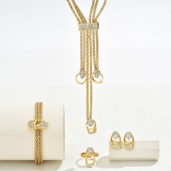 New Style Simple and Fresh Necklace and Earrings Set with Diamond Small Design Collar Chain Versatile Ring