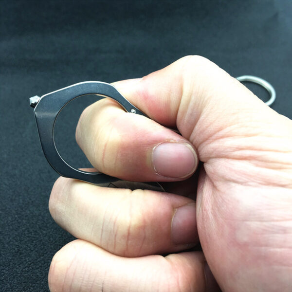 OEM ODM Factory Wholesale Price Portable Light Weight Keychain With Car Window Breaker Self-saving Tool