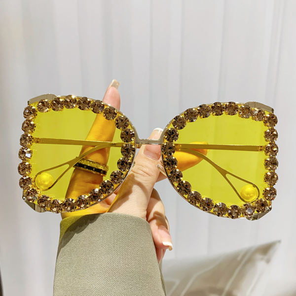 Summer New Fashion Designs Customisable Private Label Women Luxury Oversized Metal Frame Bling Diamond Sunglasses for Ladies