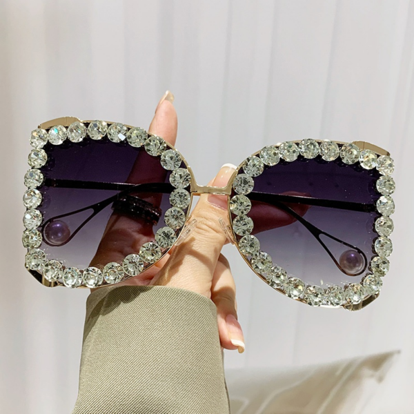 Summer New Fashion Designs Customisable Private Label Women Luxury Oversized Metal Frame Bling Diamond Sunglasses for Ladies