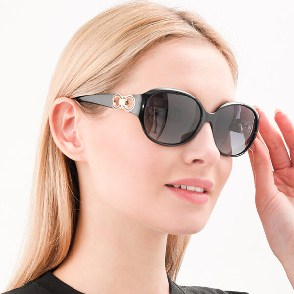 Wholesale Trend Designer Custom Plastic Fashion Black Vintage Retro Trendy Women Sunglasses
