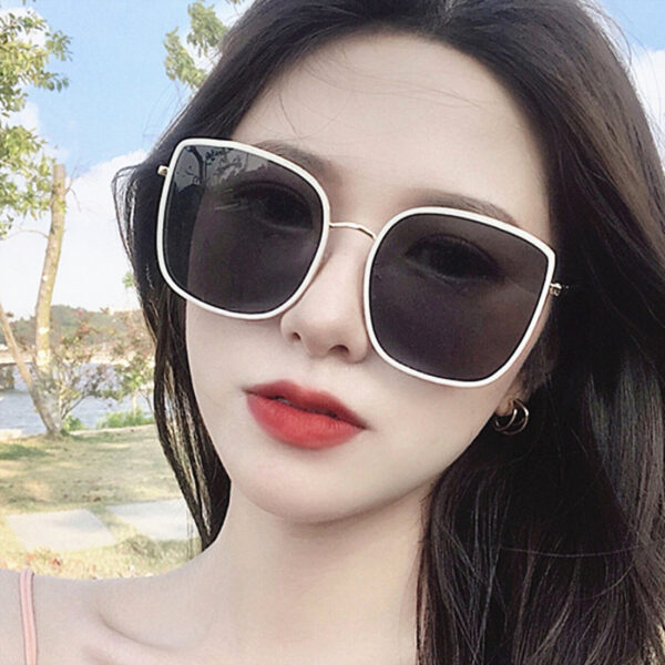 Women's Luxury Sunglasses with Large Frame UV400 Optical Sun Protection Black and White Frames Fashionable Style