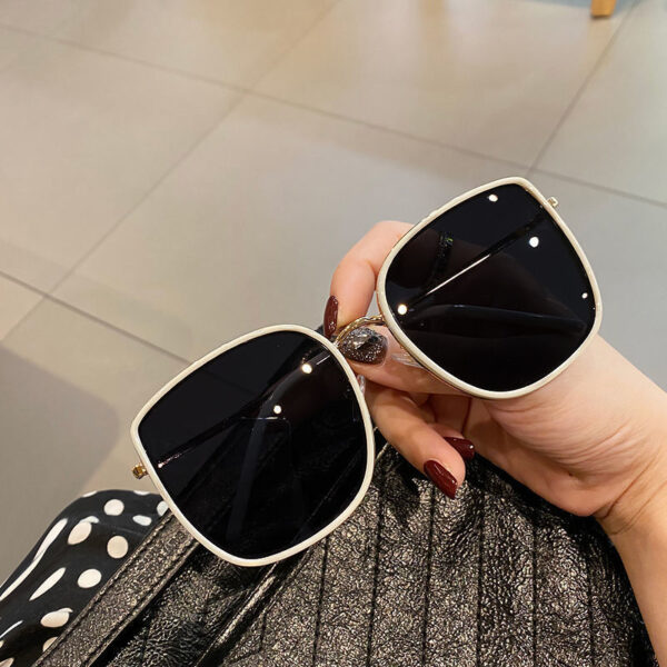 Women's Luxury Sunglasses with Large Frame UV400 Optical Sun Protection Black and White Frames Fashionable Style