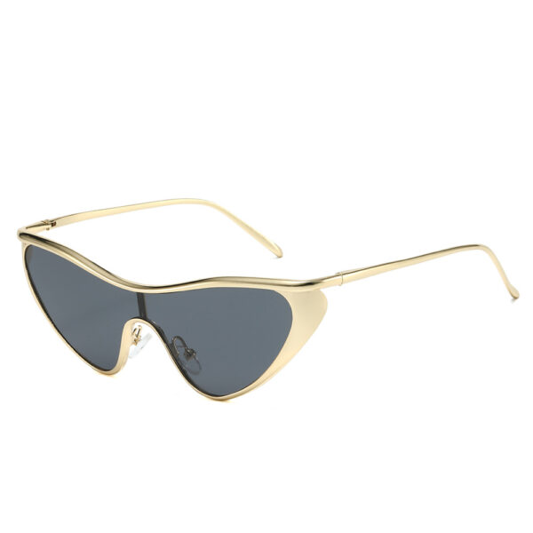 Y2K Punk Sexy Metal Cat Eye Sunglasses Women 2025 Luxury Brand Vintage One-Piece Sun Glasses Ladies Fashion Gold Silver Shades
