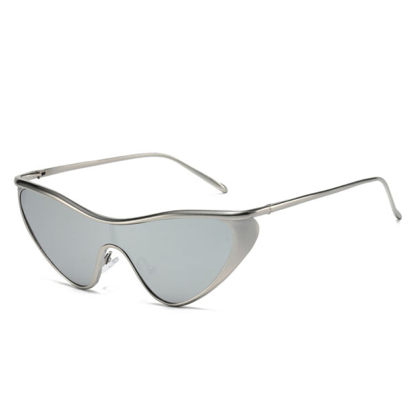 Y2K Punk Sexy Metal Cat Eye Sunglasses Women 2025 Luxury Brand Vintage One-Piece Sun Glasses Ladies Fashion Gold Silver Shades