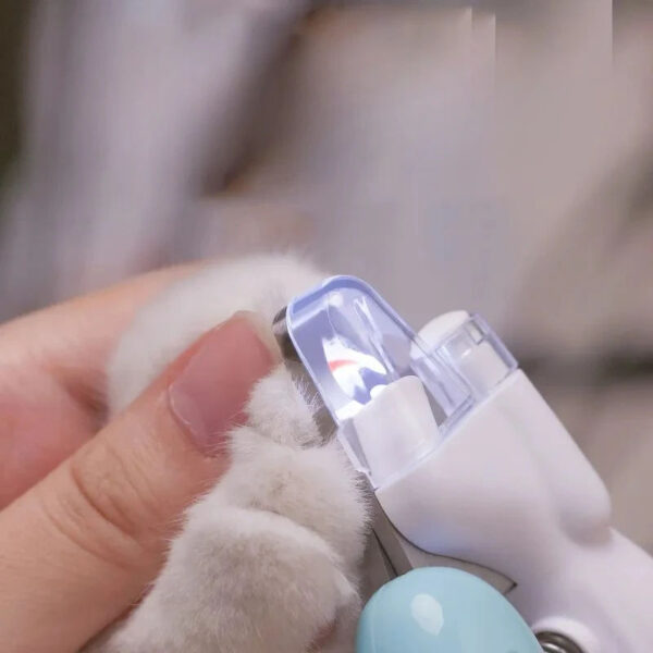 🐾 Pet Nail Trimmer – Silent, USB Rechargeable Grooming Tool for Dogs & Cats - Image 3