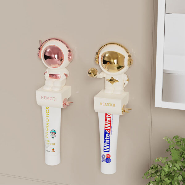 Astronaut Toothpaste Squeezer & Holder