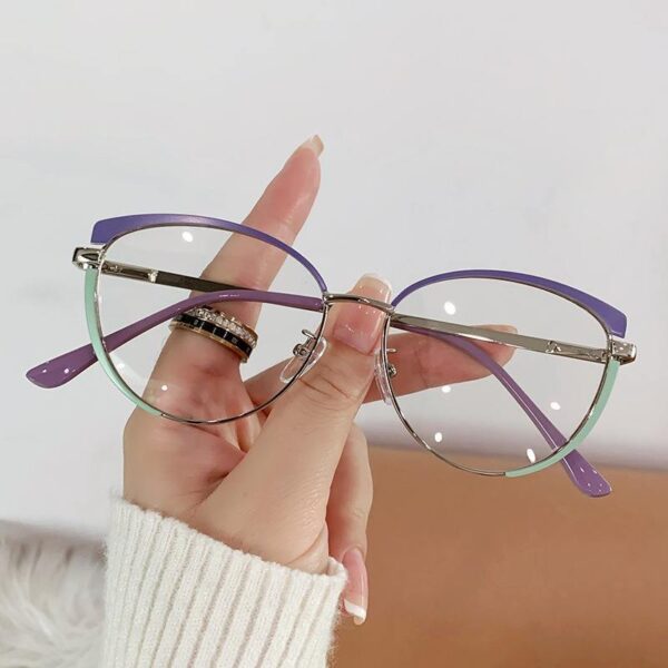 Women's Photochromic Sunglasses - Image 4