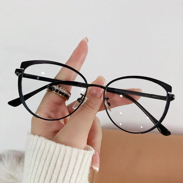 Women's Photochromic Sunglasses - Image 6